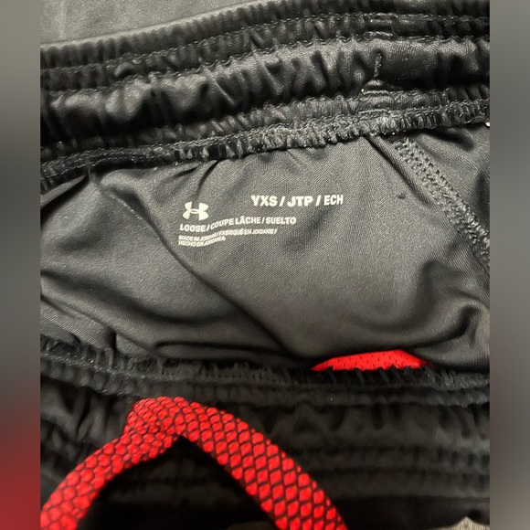 Under Armour youth shorts - Picture 3 of 4
